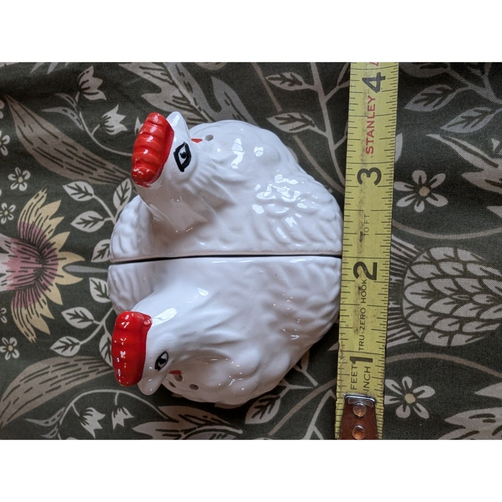 Vintage Chicken Salt and Pepper Shakers Split In Half Farm Cottagecore Grandma - Picture 5 of 7